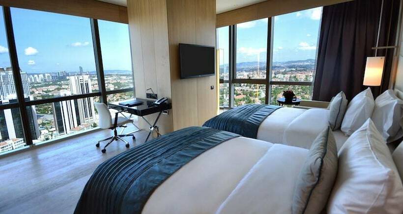 Номер Executive, Wyndham Grand Istanbul Levent Hotel & Conference Center