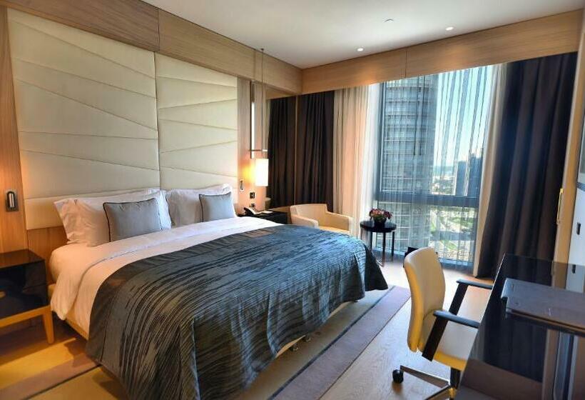 Номер Executive Кровать Кинг, Wyndham Grand Istanbul Levent Hotel & Conference Center