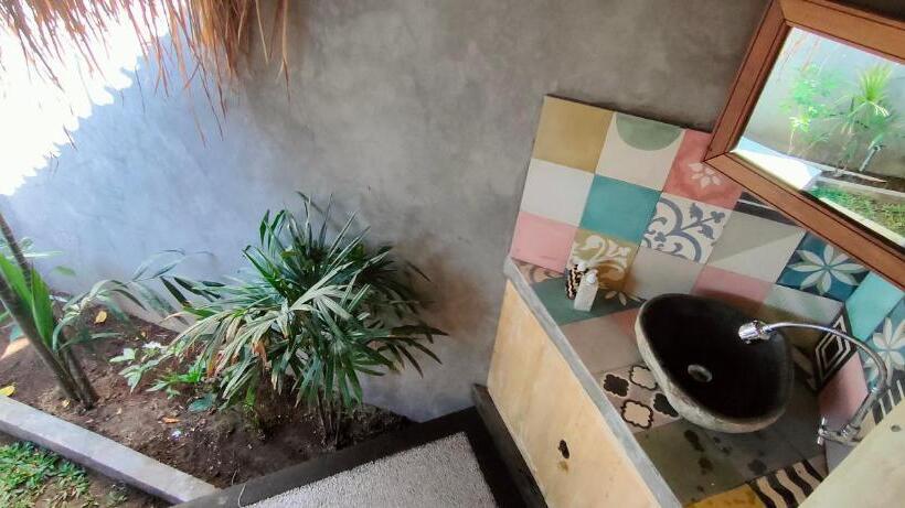 디럭스 방갈로, Yogi Beach Cabin