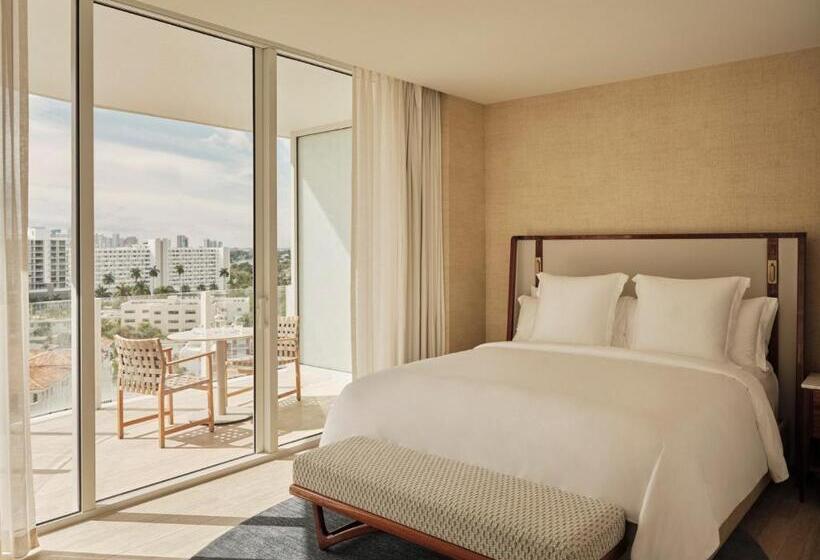 キングサイズベッドのスイートルーム, Four Seasons Hotel And Residences Fort Lauderdale