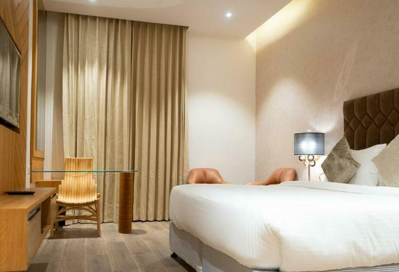 디럭스 룸, Clarks Inn Suites Kangra
