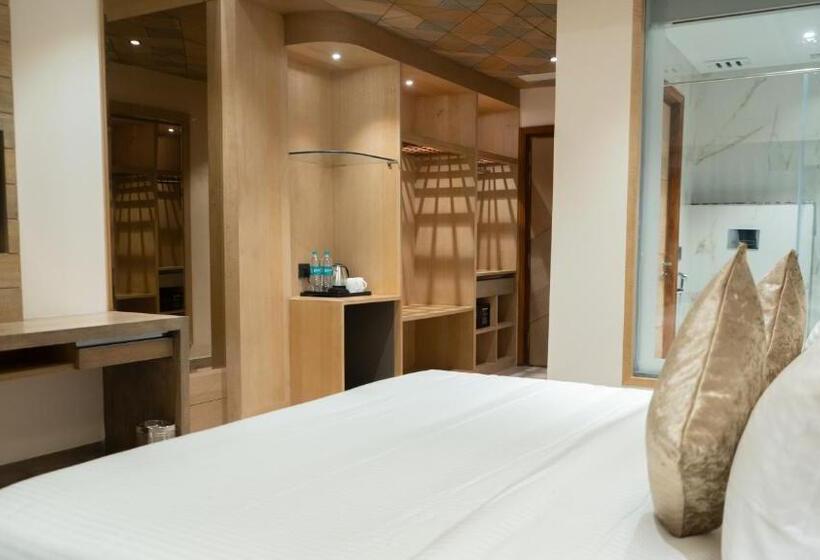 이그제큐티브 스위트, Clarks Inn Suites Kangra