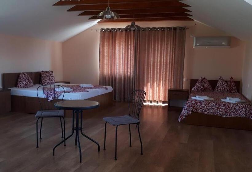 اتاق خانوادگی, Vila Livia