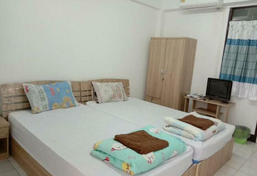 Номер Deluxe, Natcha Place Tu Rangsit