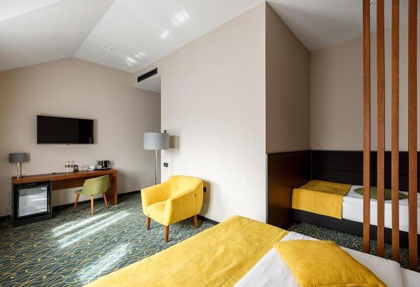 חדר סטנדרט לשלושה, ведмежа гора Panorama Spa Resort