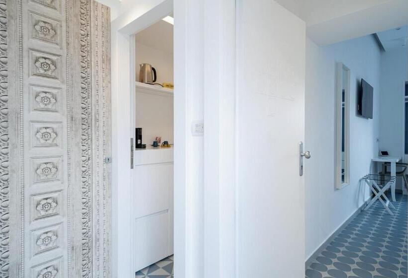 Standard Værelse m. Terrasse, Capri Marina Suite