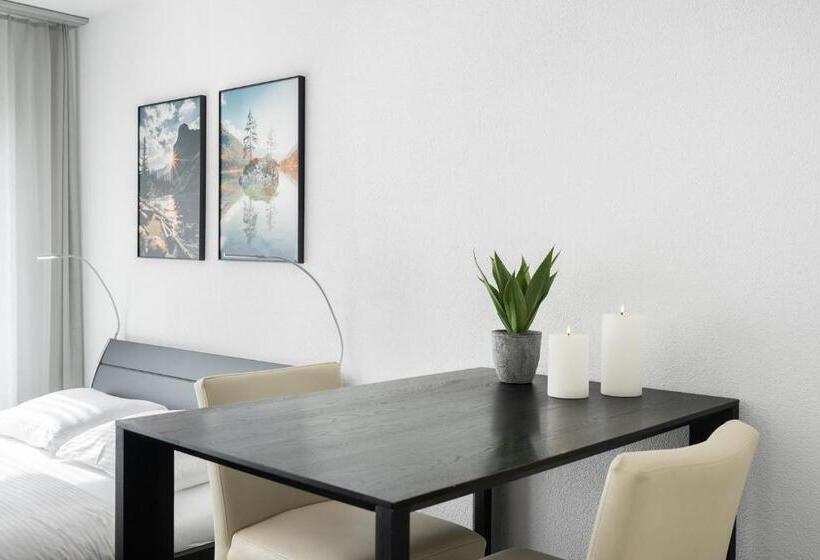 استودیوی لوکس, Studio Natascha Interlaken