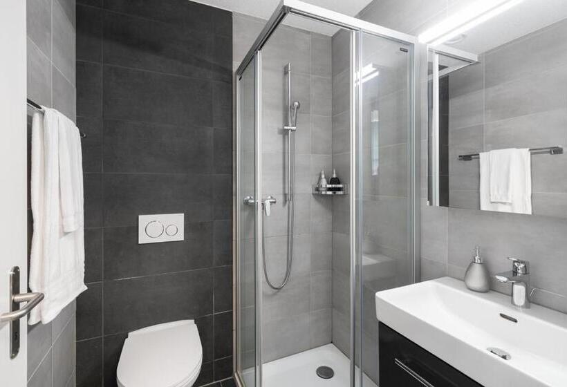 استودیوی لوکس, Studio Natascha Interlaken