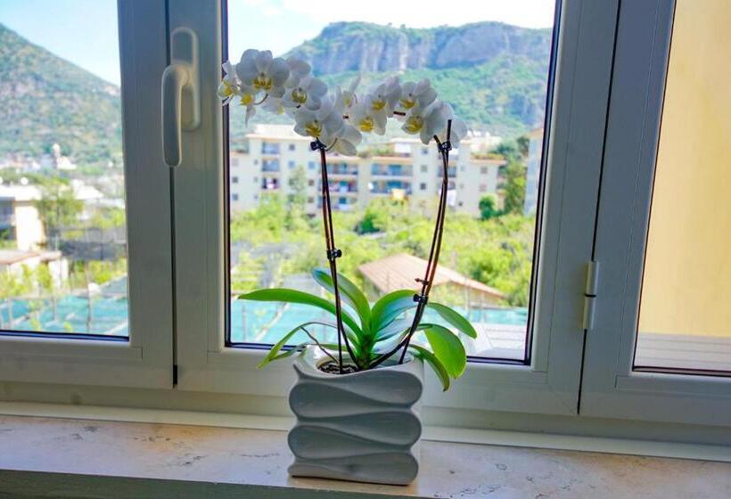 Номер Стандарт Вид на Сад, B&b Tina