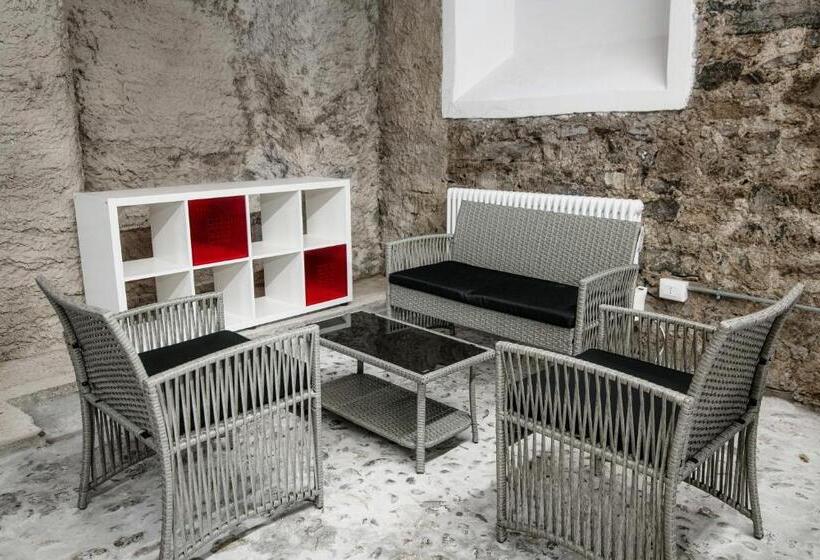 اتاق لوکس با تخت بزرگ, Spazio 77   The House Of Travelers