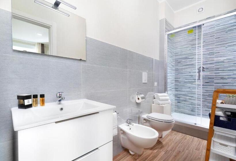 Номер Стандарт с Гидромассажем, Emma Luxury Room