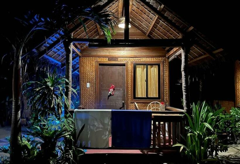 Номер Стандард Боковой Вид на Море с Балконом, Zhaya S Beach & Cottages