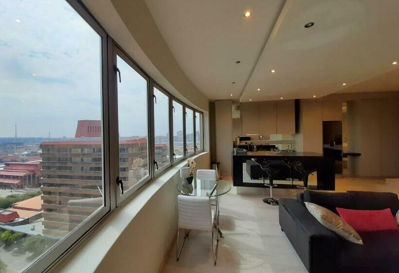 Escritório Superior, 4 On Pritchard Luxury Suites