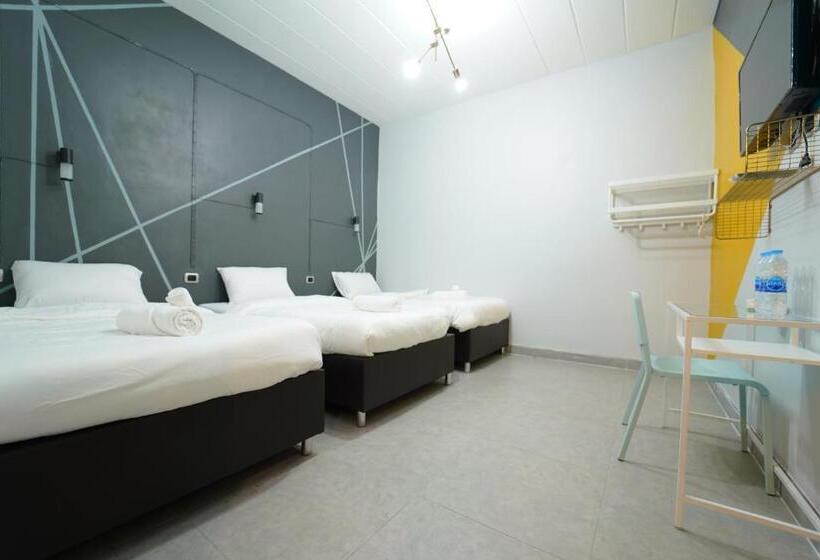 Трехместный Номер Стандарт Совместная Ванная, Chillax Khaosok Hostel   Sha Certified
