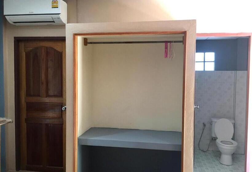 Студио Стандарт Вид на Бассейн, P Un House