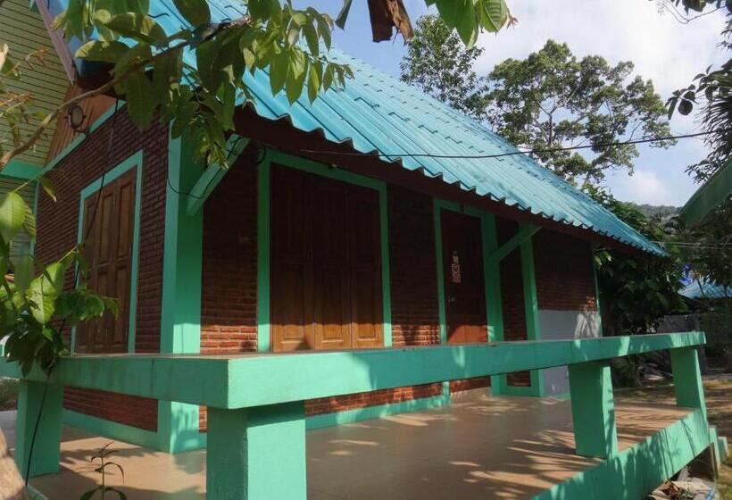 Студио Стандарт Вид на Бассейн, P Un House
