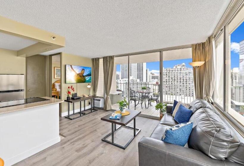 آپارتمان 1 خوابه با چشم‌انداز دریا, Pacific Monarch   1 Br   Ocean And City Views!