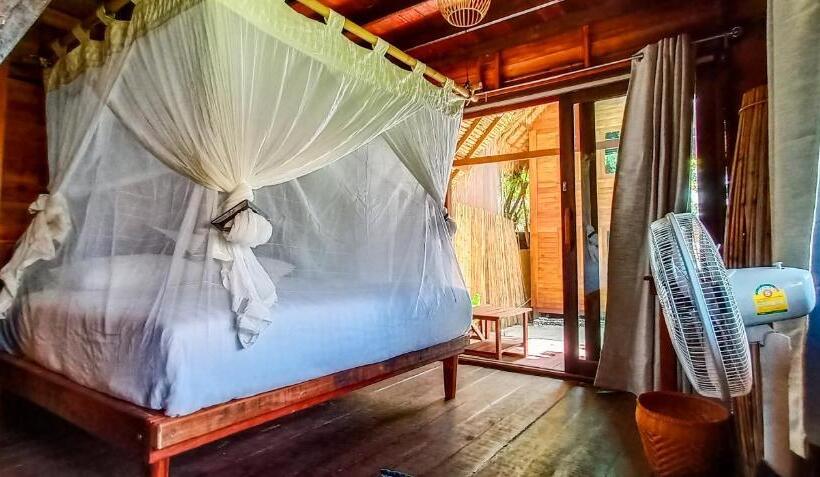 Семейный Номер Боковой Вид на Море, Forra Pattaya Beach Front Bungalow