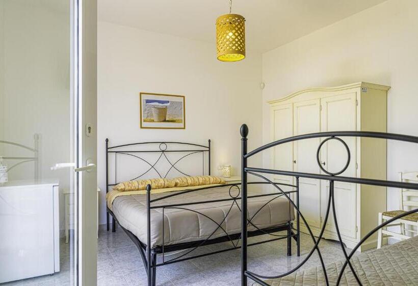 Трехместный Номер Стандарт Вид на Сад, Salentospita Guest Rooms