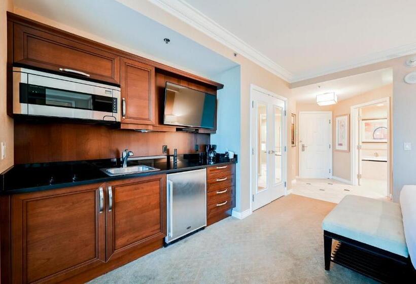 سوئیت 2 خوابه, Stripviewsuites At Signature