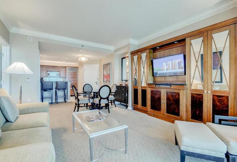 آپارتمان 2 خوابه, Stripviewsuites At Signature