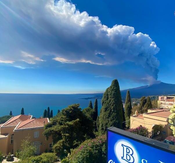 اتاق لوکس با بالکن و چشمانداز دریا, Chiaro Di Luna