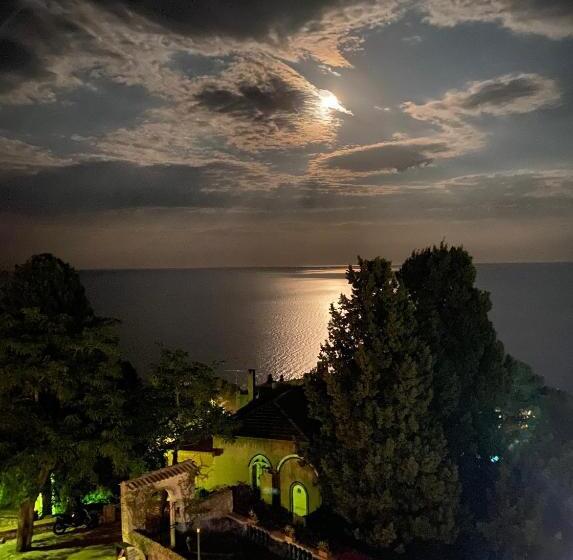 Standard Room with Balcony Side Sea View, Chiaro Di Luna