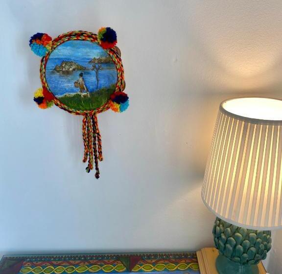 اتاق لوکس با بالکن و چشمانداز دریا, Chiaro Di Luna