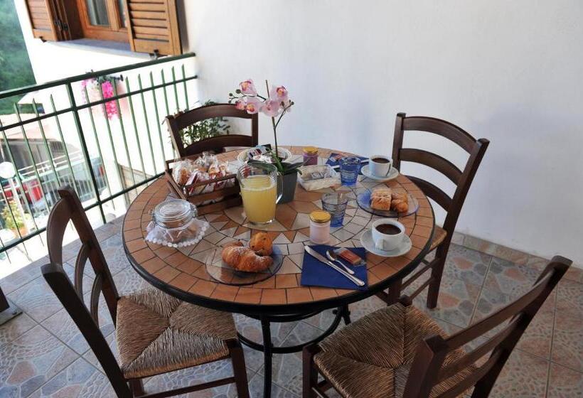 Quarto Triplo Estandar Vista Jardim, Il Covo Degli Dei