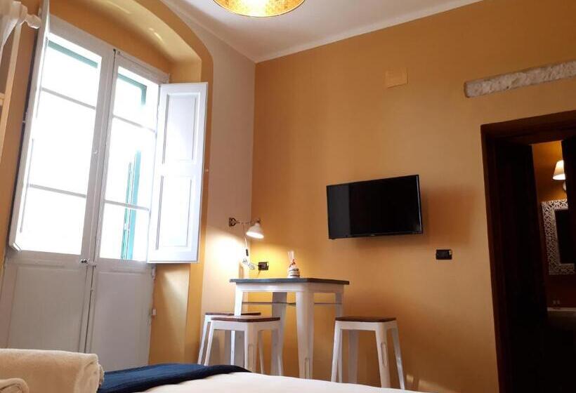 Номер Стандарт с Балконом, Sofia Family Suites