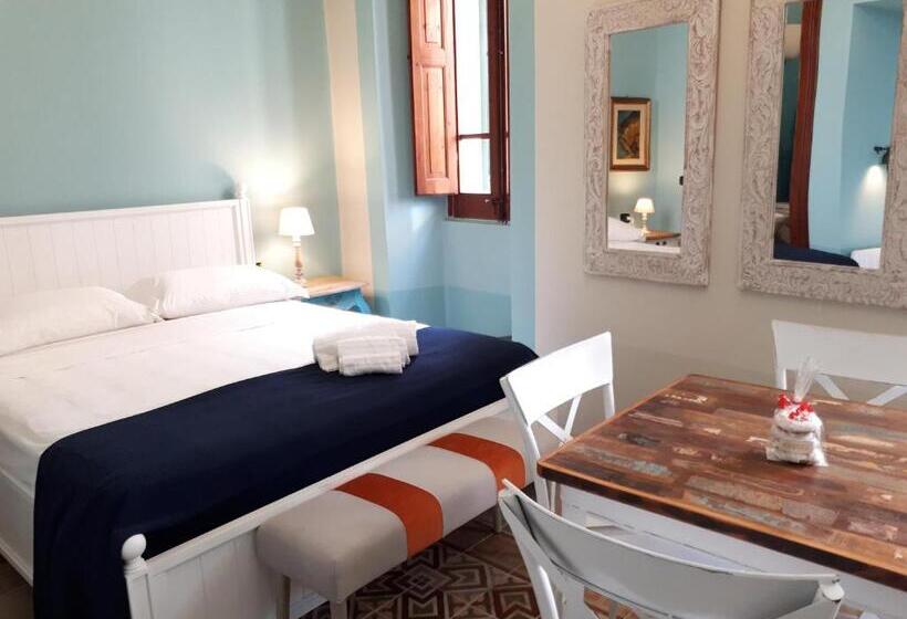 Полулюкс с Балконом, Sofia Family Suites