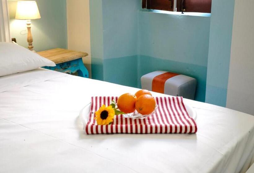 Полулюкс с Балконом, Sofia Family Suites