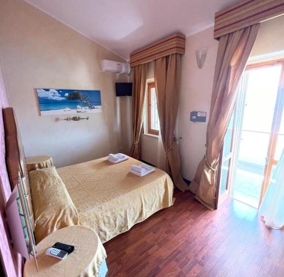 Номер Deluxe Вид на Море с Балконом, Villaggio Calispera