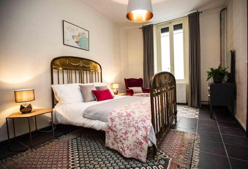 اتاق استاندارد, Carcassonne Townhouse