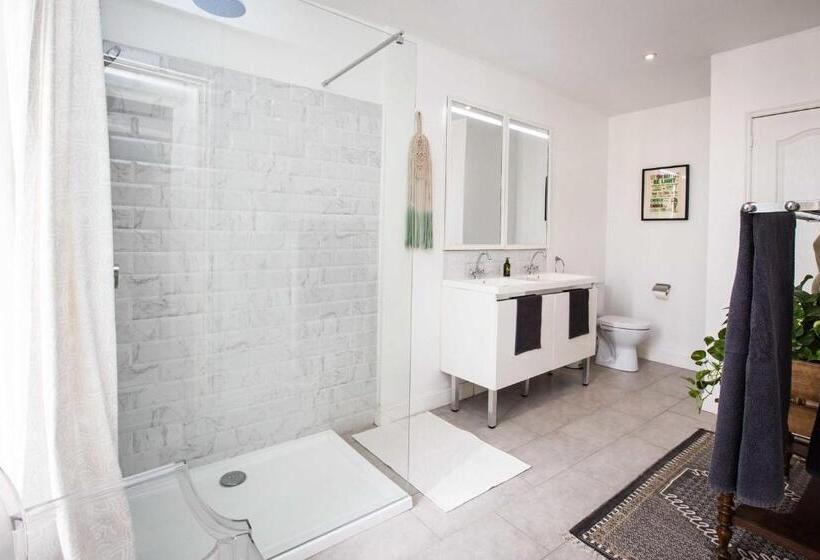 اتاق استاندارد با تخت بزرگ, Carcassonne Townhouse