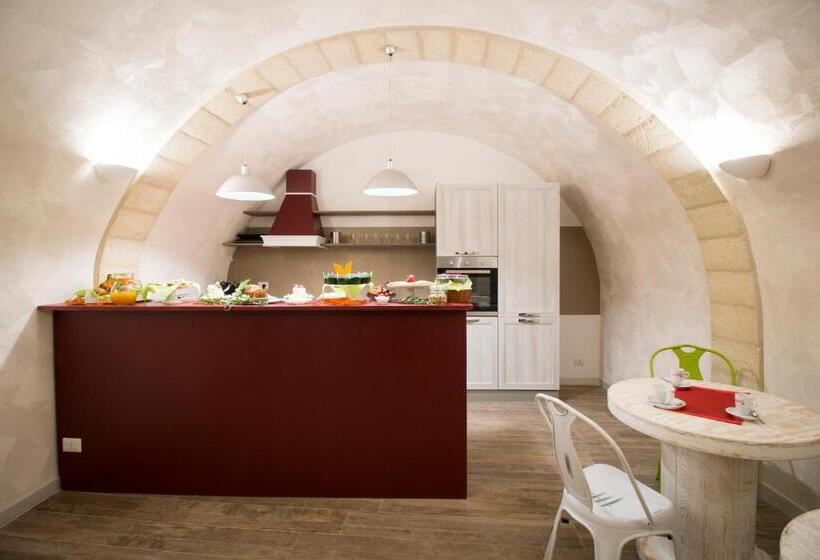 패밀리 룸, Il Paradiso A Claustro Inferno