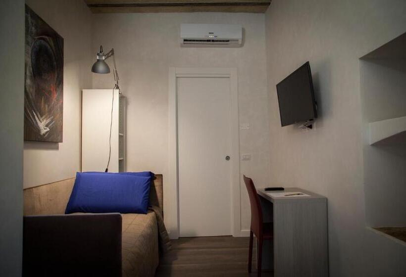 스탠다드 룸, Il Paradiso A Claustro Inferno