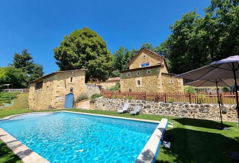 اتاق سوپریور, Le Clos De La Canéda