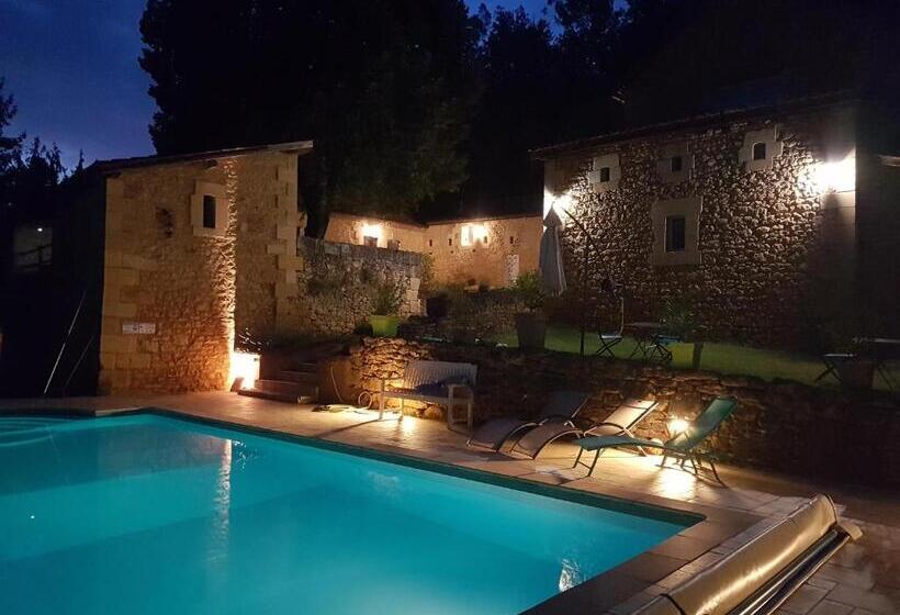 سوییت خانوادگی, Le Clos De La Canéda