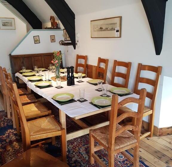 기본룸, James John Hamilton House And Backpacker Hostel