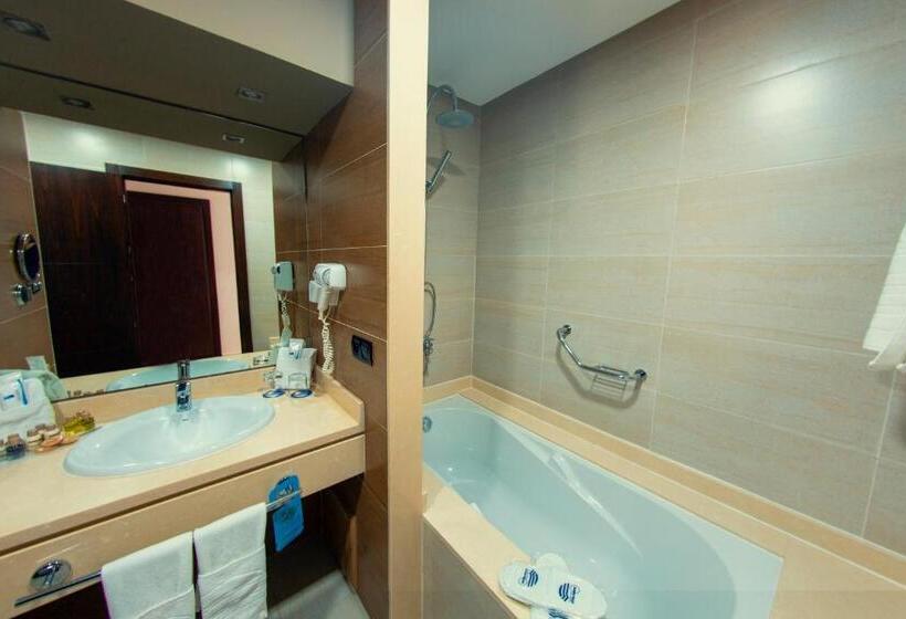 سوییت لوکس, Hôtel Tamuda Beach
