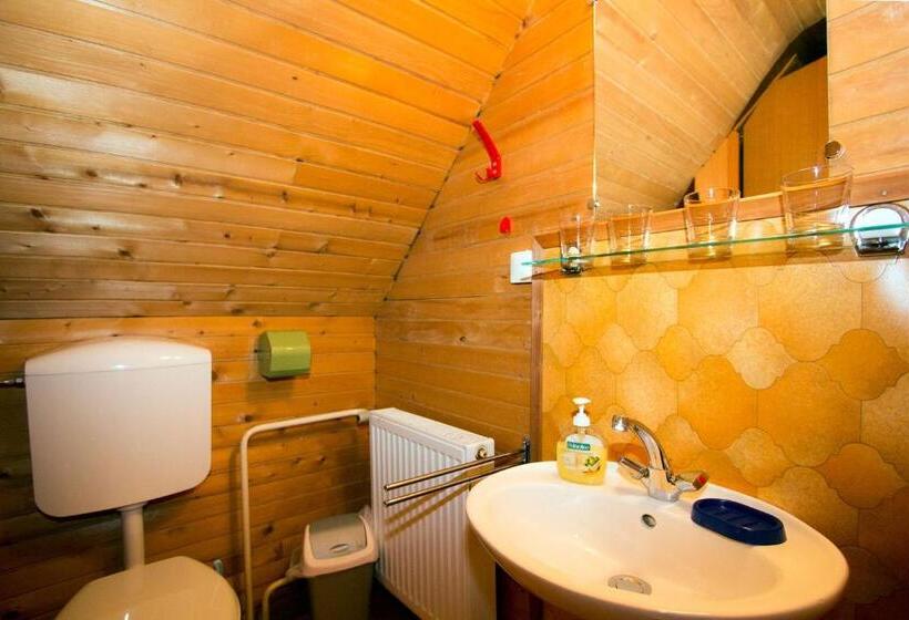 اتاق استاندارد چهارنفره با بالکن, Turistična Kmetija Perk
