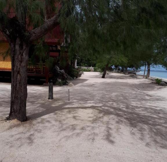 اتاق استاندارد با بالکن و چشم‌انداز دریا, Yaya Bungalows Blue Coral