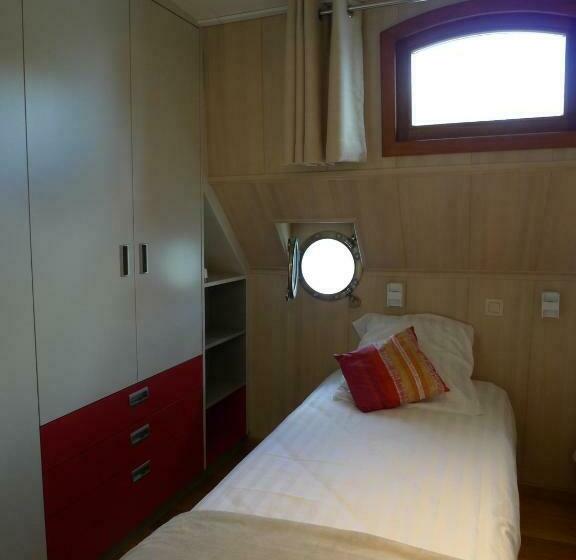 Номер Стандарт, B&b Barge Johanna