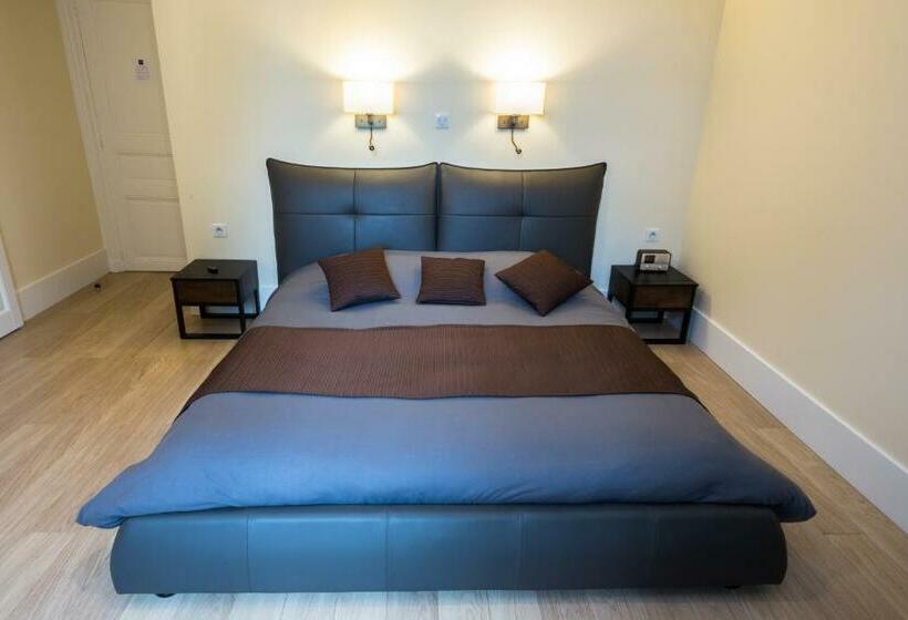 Номер Deluxe, Château De La Folie