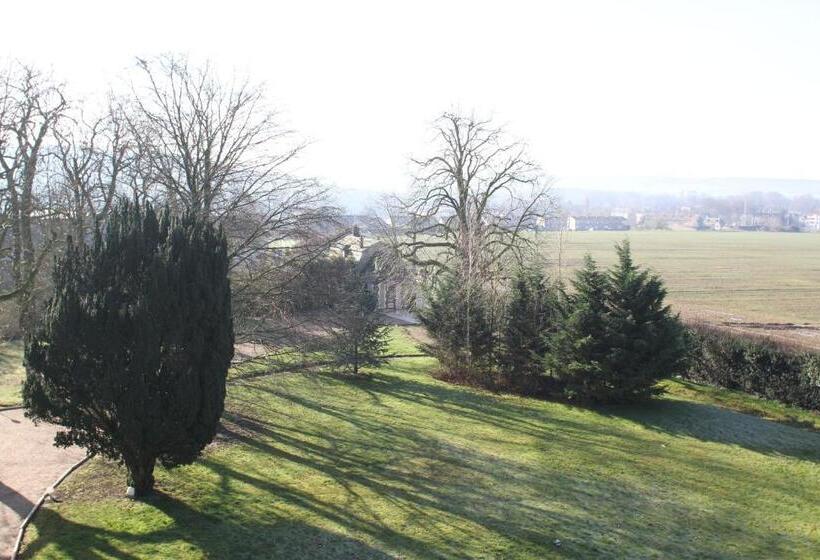 Номер Стандарт, Château De La Folie