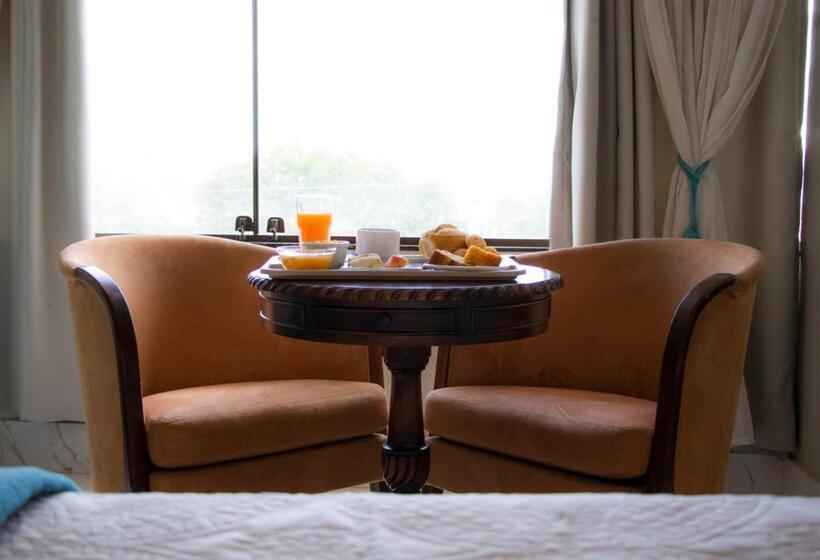 Трехместный Номер Deluxe, Antonio S Hotel E Spa   Airport