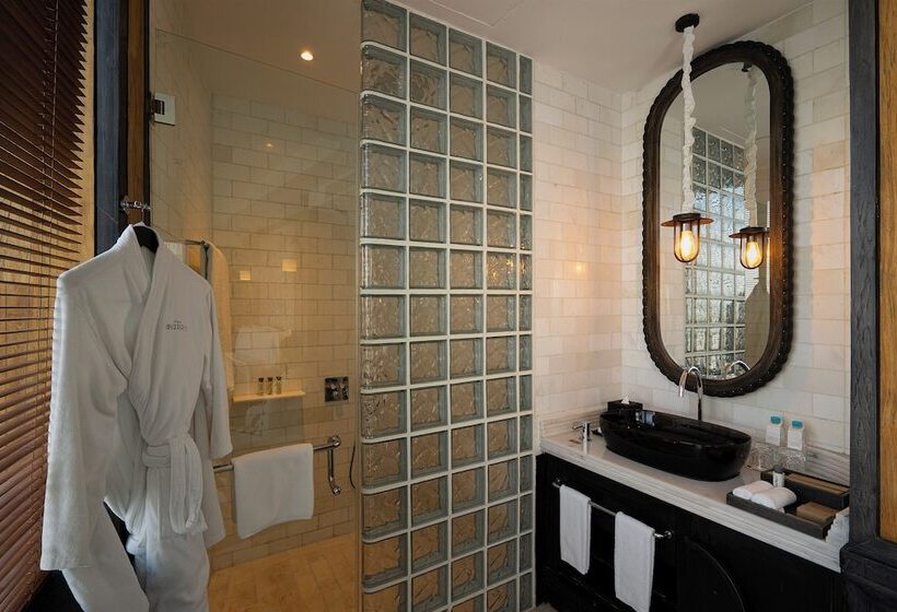 Номер Superior, The Orient Jakarta, A Royal Hideaway