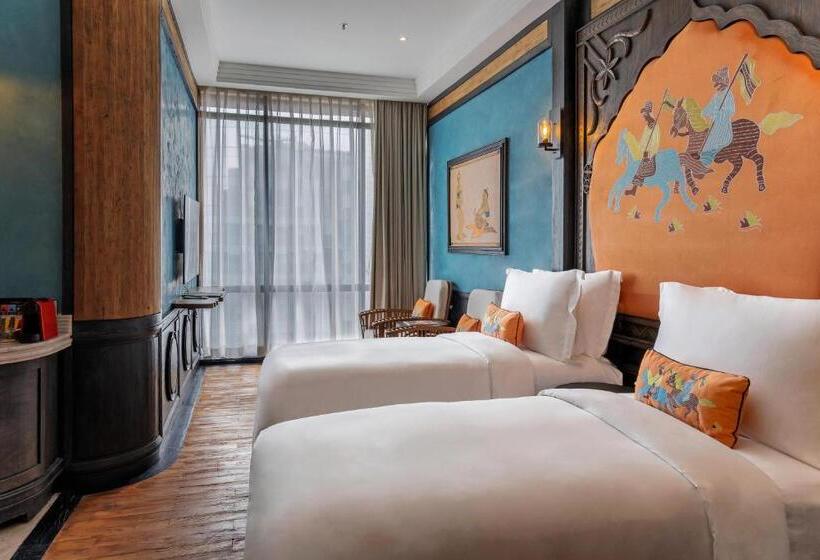 Номер Superior, The Orient Jakarta, A Royal Hideaway