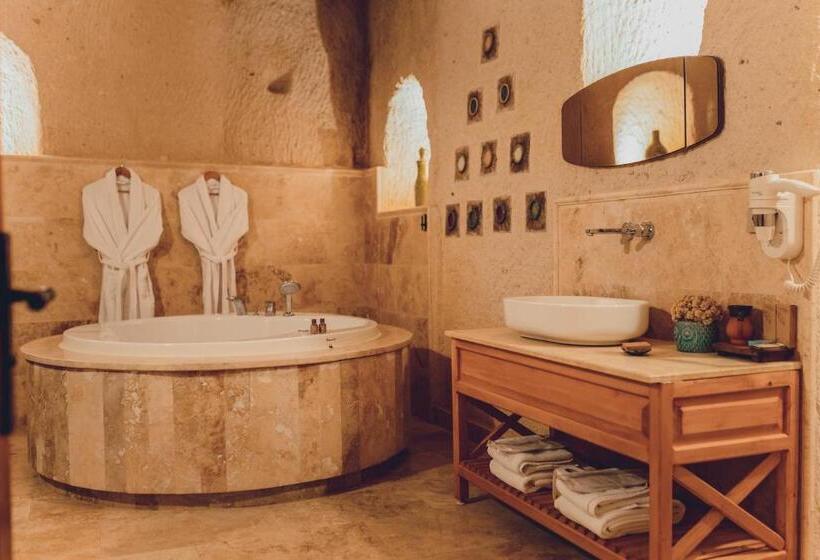 سوئیت با وان آب گرم, Peristyle Cave Cappadocia  Special Class